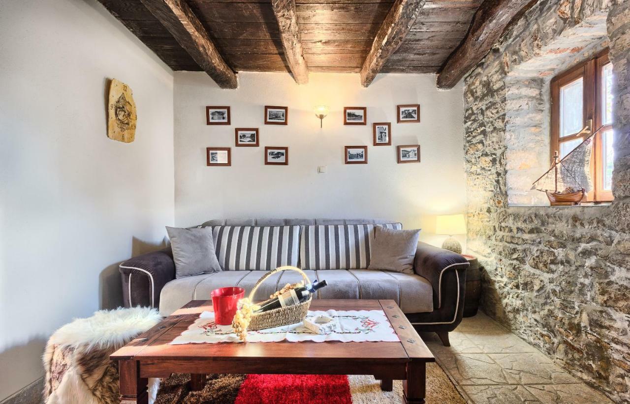 Dalmatia Stone House - Heated Pool Guest House Biorine Exterior foto