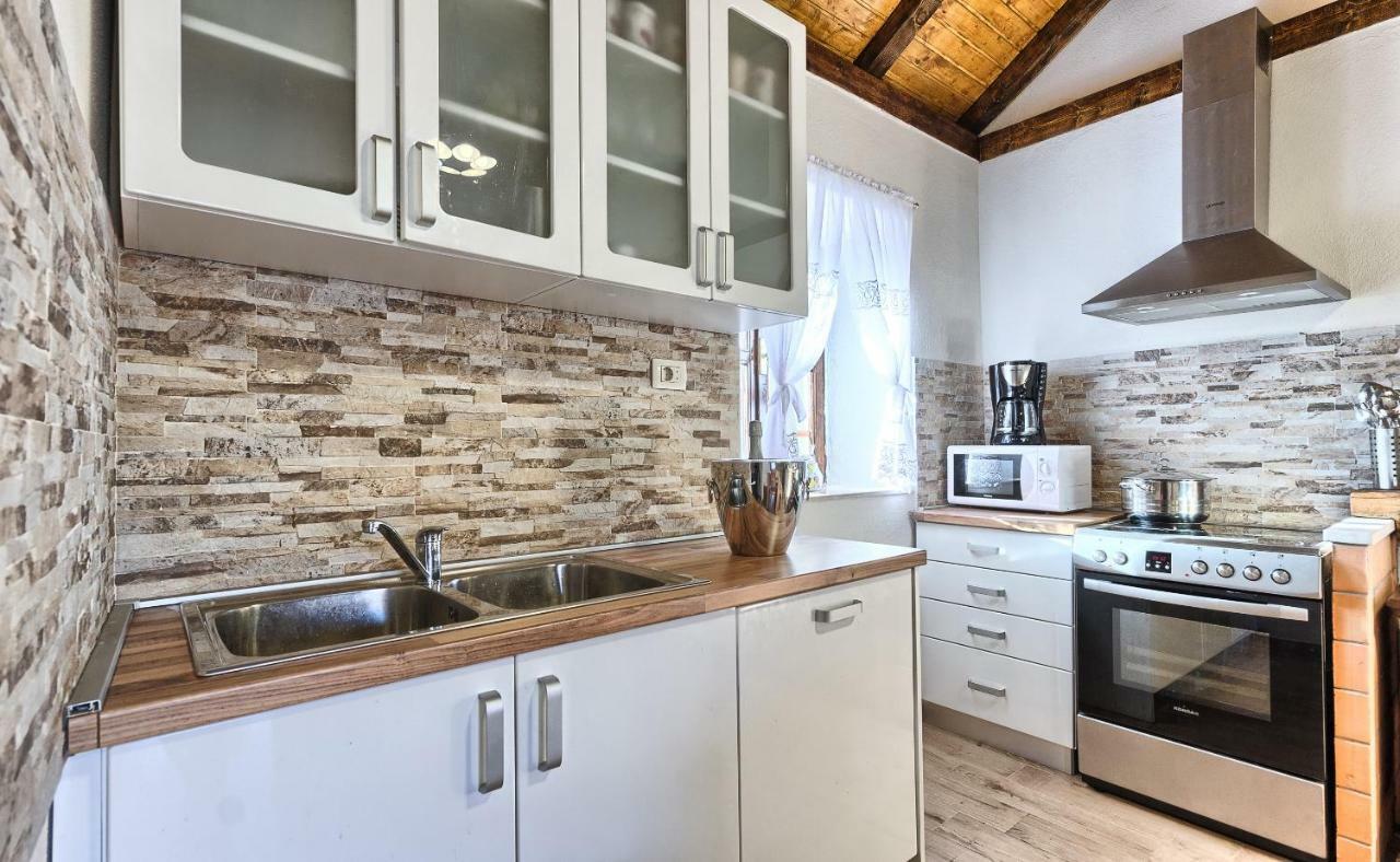 Dalmatia Stone House - Heated Pool Guest House Biorine Exterior foto